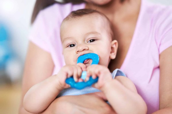 Anneau de dentition :  pour soulager votre bébé de manière ludique et efficace