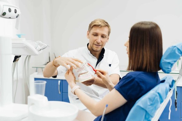 Comment obtenir des conseils de prévention dentaire chez Prisma Dentistes ?