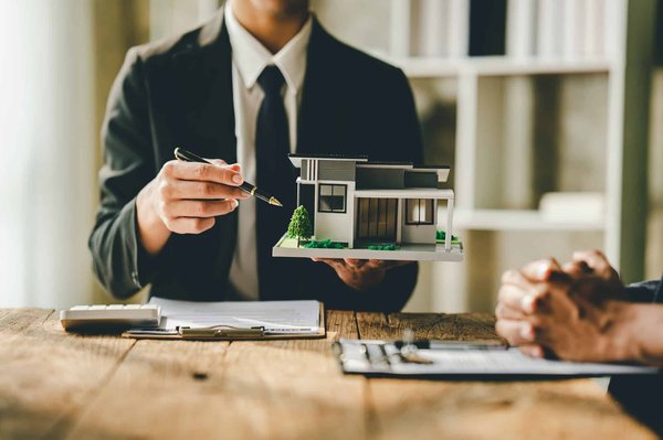 Le rôle des agents immobiliers dans le marché du Mont Blanc